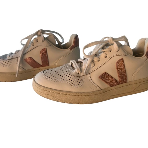 Veja Women V-10 Rose Gold Metallic Sneakers Size 6 - Picture 5 of 9